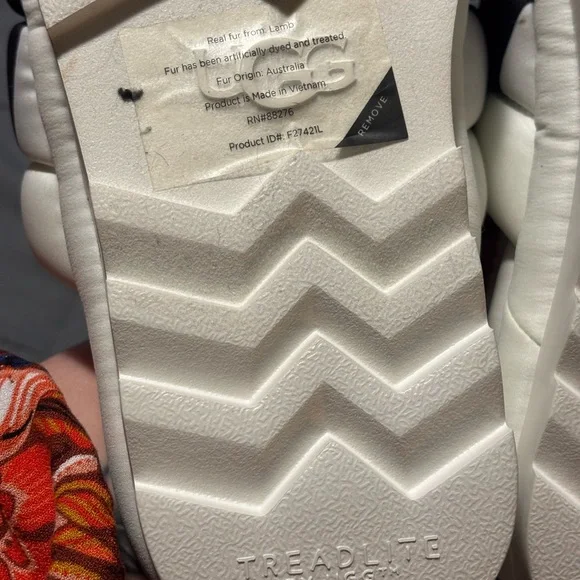 UGG Treadlite White Chunky Platform Slides Women’s Size 8 - Picture 6 of 8